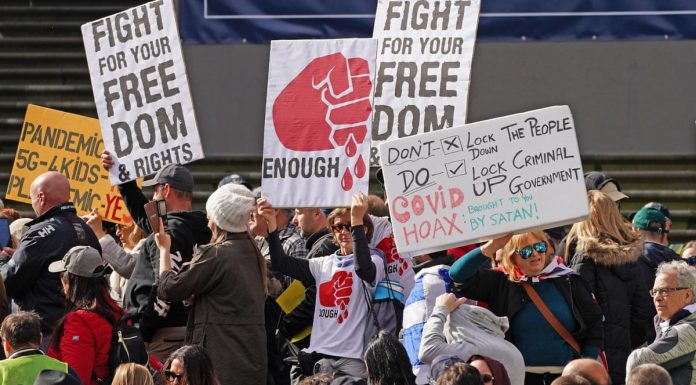 Australia Erupts In Demonstrations for Freedom: AB Makarios Is Siding With Globalist Elites