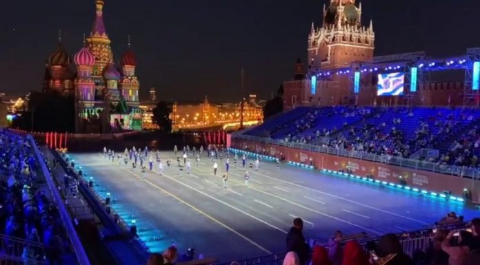 The Russians Honor Mikis Theodorakis In Red Square….