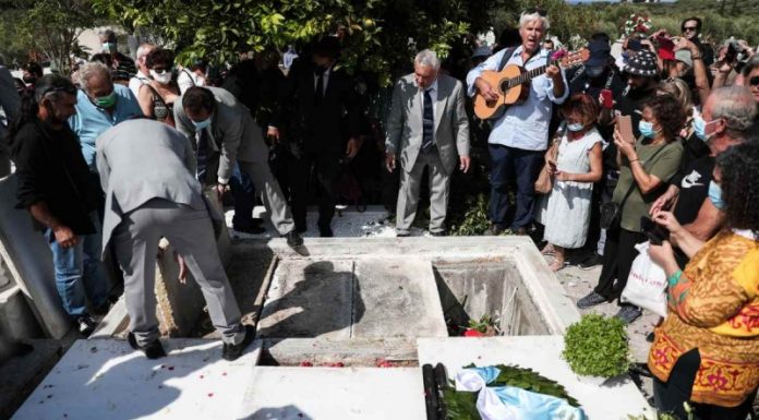 Athanatos!! Last Good-Bye To Mikis In Crete With His Songs!!