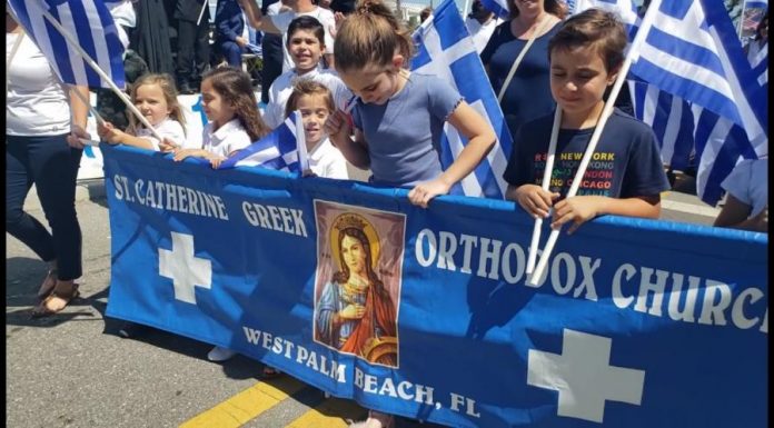 Ενθουσιασμός και Περηφάνεια στην Παρέλαση του Τάρπον Σπρινγκς για την 25η Μαρτίου (Video)
