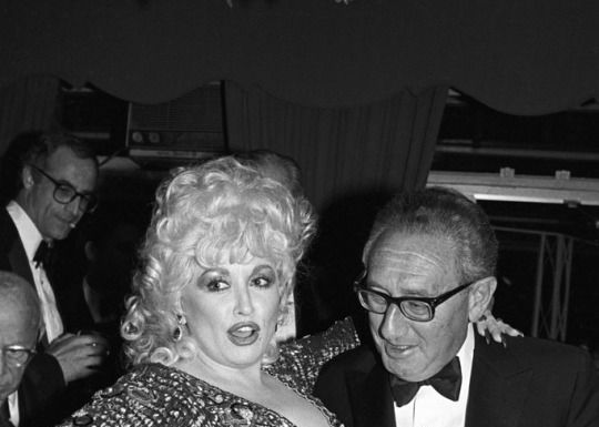 Kissinger Urges Peace Negotiations In the Next Two Months