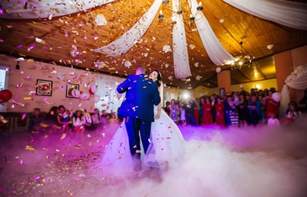 Patras, Greece: A Mother-in-law Caught the Bride With Her Lover at the Wedding Party!