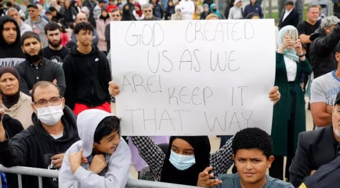 Muslim and Christian Parents Join Forces Against Sexualizing Children