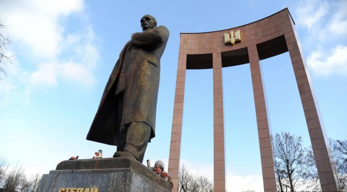 Ukrainians Celebrate Birthday of Nazi Bandera – Poland Reacts in Disgust