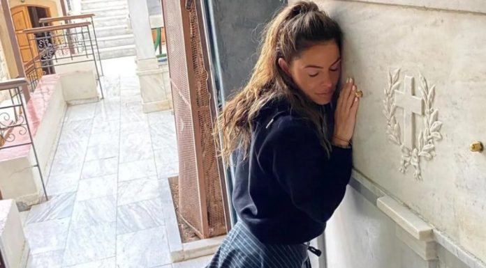 Maria Menounos In Aegina: “I heard Agios Nektarios”