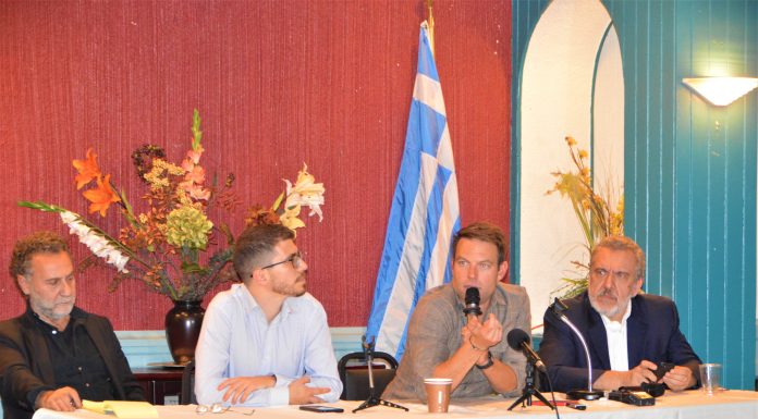 Ο Κασσελάκης επιχειρεί να παρουσιασθεί ως ο νέος Ανδρέας Παπανδρέου!.. (EN-GR)