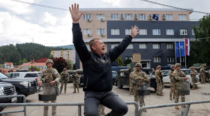 Kosovo: Petition begins to remove Albanian mayors
