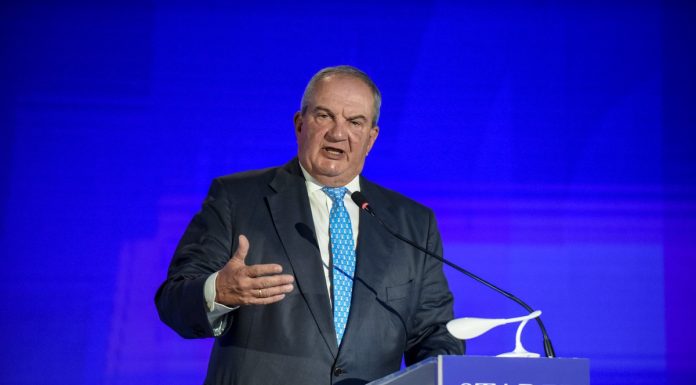 In A Historic Speech, Karamanlis Demolishes Mitsotak-ism