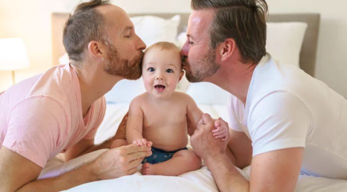 Same-Sex Couples In Greece Will Get Public “Maternity Assistance”!!