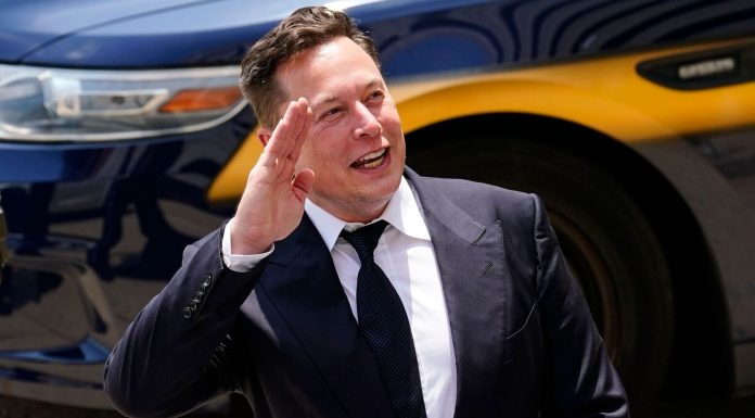 Elon Musk: Greece Among Countries to Collapse Demographically Because of Low Birth Rates