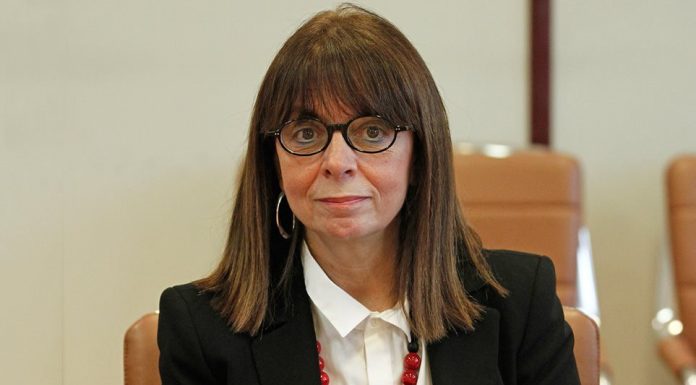 Μπράβο στην Πρόεδρο κα. Σακελλαροπούλου – Ντροπή στον Μητσοτάκη