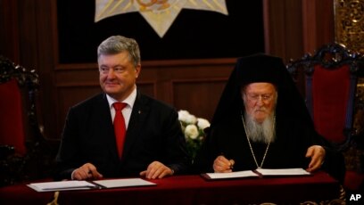 Russia Seizes Poroshenko’s Chocolate Factory! Bartholomew Distressed!