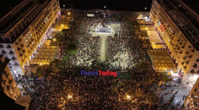 Spectacular! Five Epitaphios Processions Meet In Salonica’s Aristotelous Square