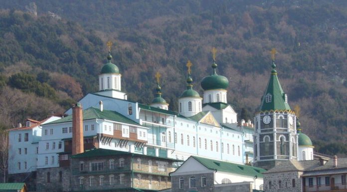 Seven Monasteries Reject Mitsotakis’ Visit To Athos Over Same-Sex Marriage Law