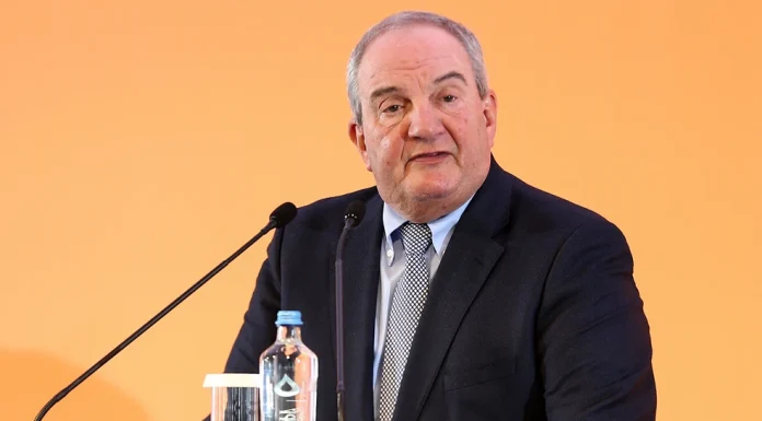 Karamanlis Supports Strengthening Greece-China Relations